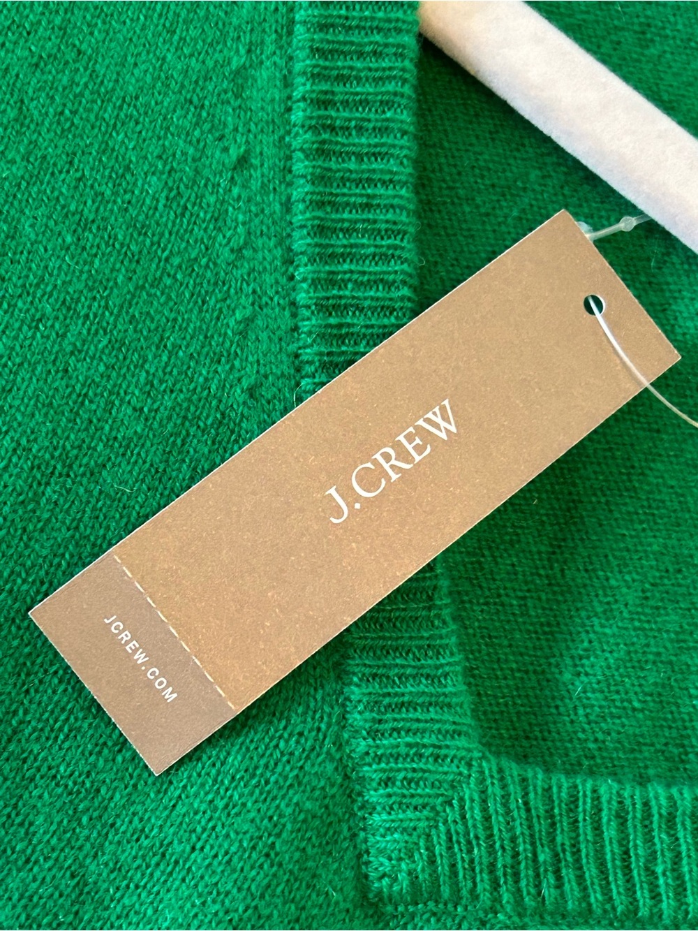 NWT J. Crew Kelly Green V-Neck 100% Cashmere Sweater Size Medium - Picture 8 of 12